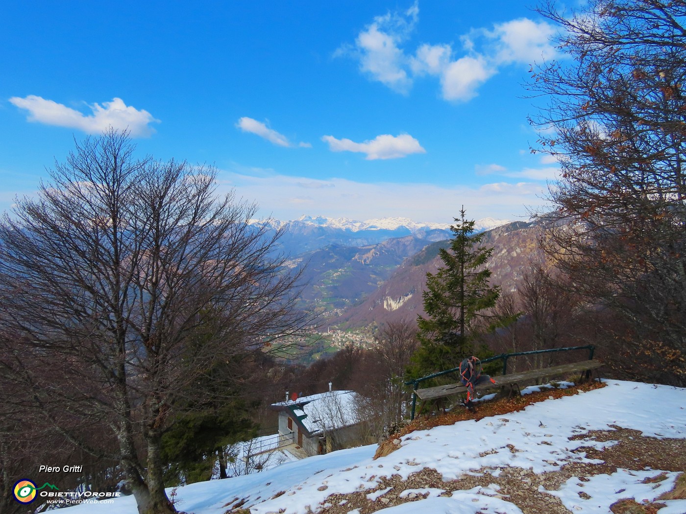 57 Posti a sedere.... asciutti e liberi.JPG